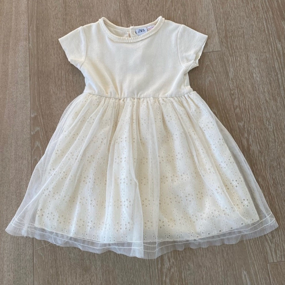Zara cream / beige Girls Dress! Size 4-5